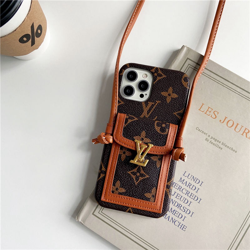 Lv Louis Vuitton iphone 18 pro max card holder case embossed case - card slot view 4
